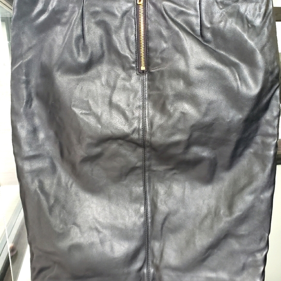 Attitude by Jay Manuel Faux leather skirt - Picture 2 of 5